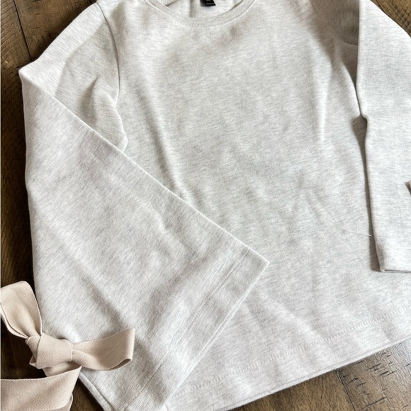 J. Crew bow  Long  sleeve pullover Light Gray Crewneck Sweater NWOT - Picture 4 of 8